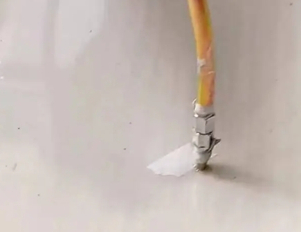 孝感市瓷砖空鼓维修公司专业解答在瓷砖铺贴过程中，如果使用的砂料过粗（如全部使用了粗砂），可能会导致以下问题